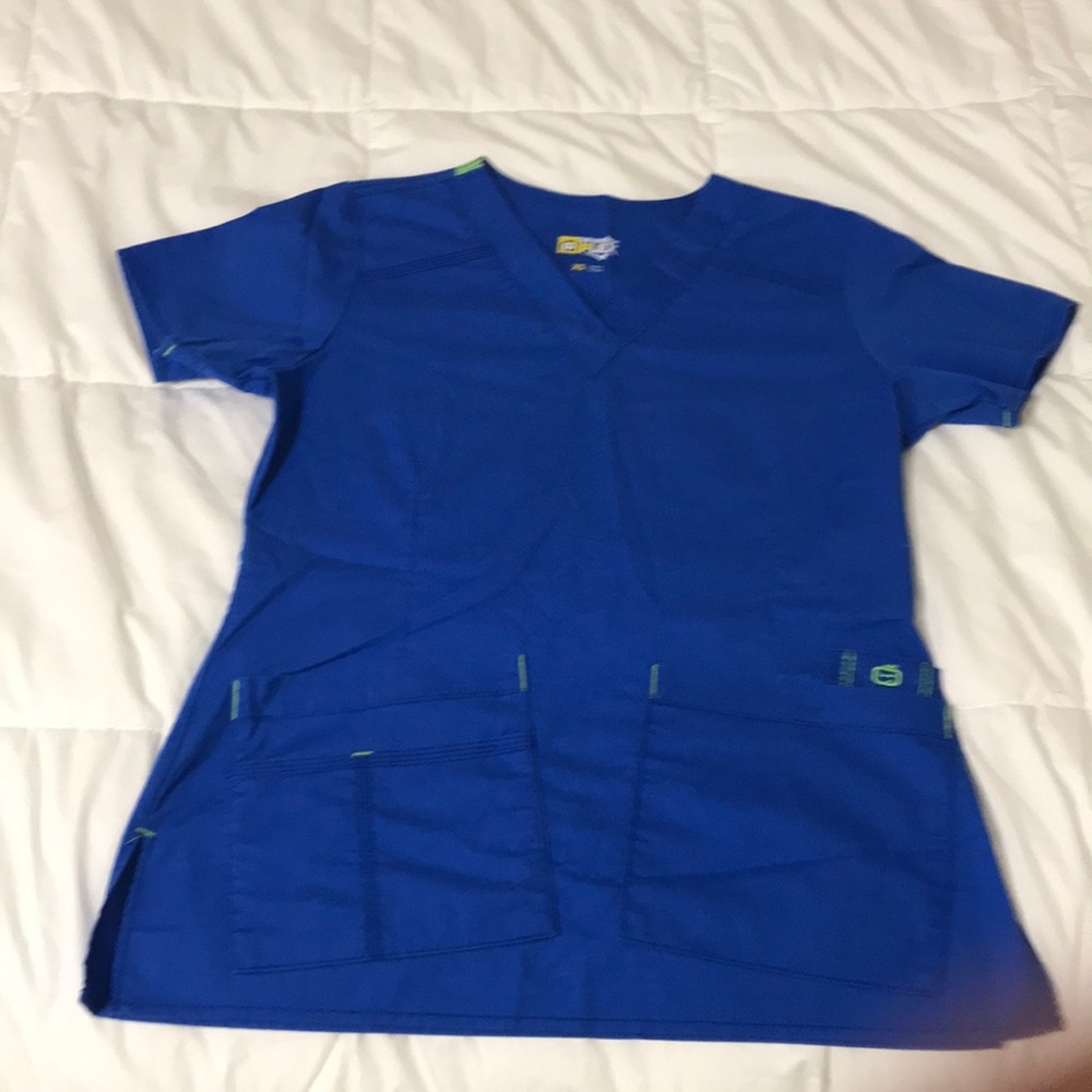 Scrub top
